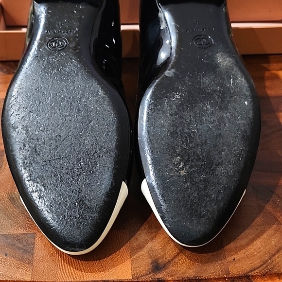CHANEL Black and White Patent Flats EU 41 - EUC - Picture 7 of 10